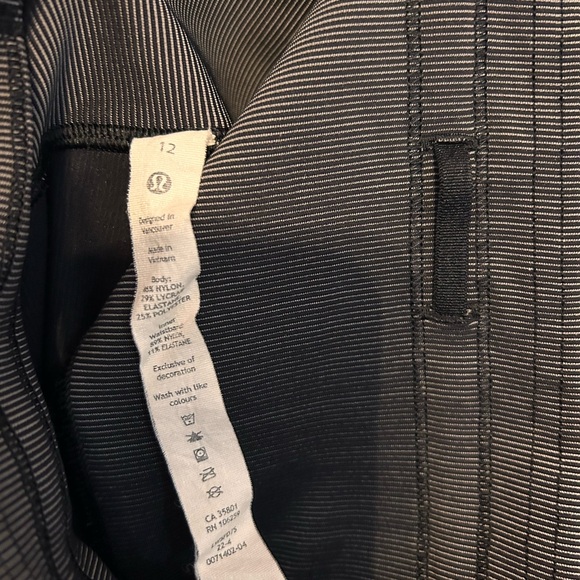 Lululemon Athletica black stripe  Leggings- like new - Picture 4 of 6